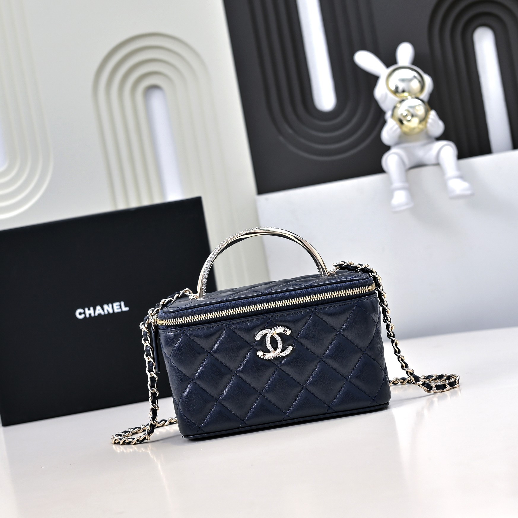 Ch*el Clutch With Chain 17cm