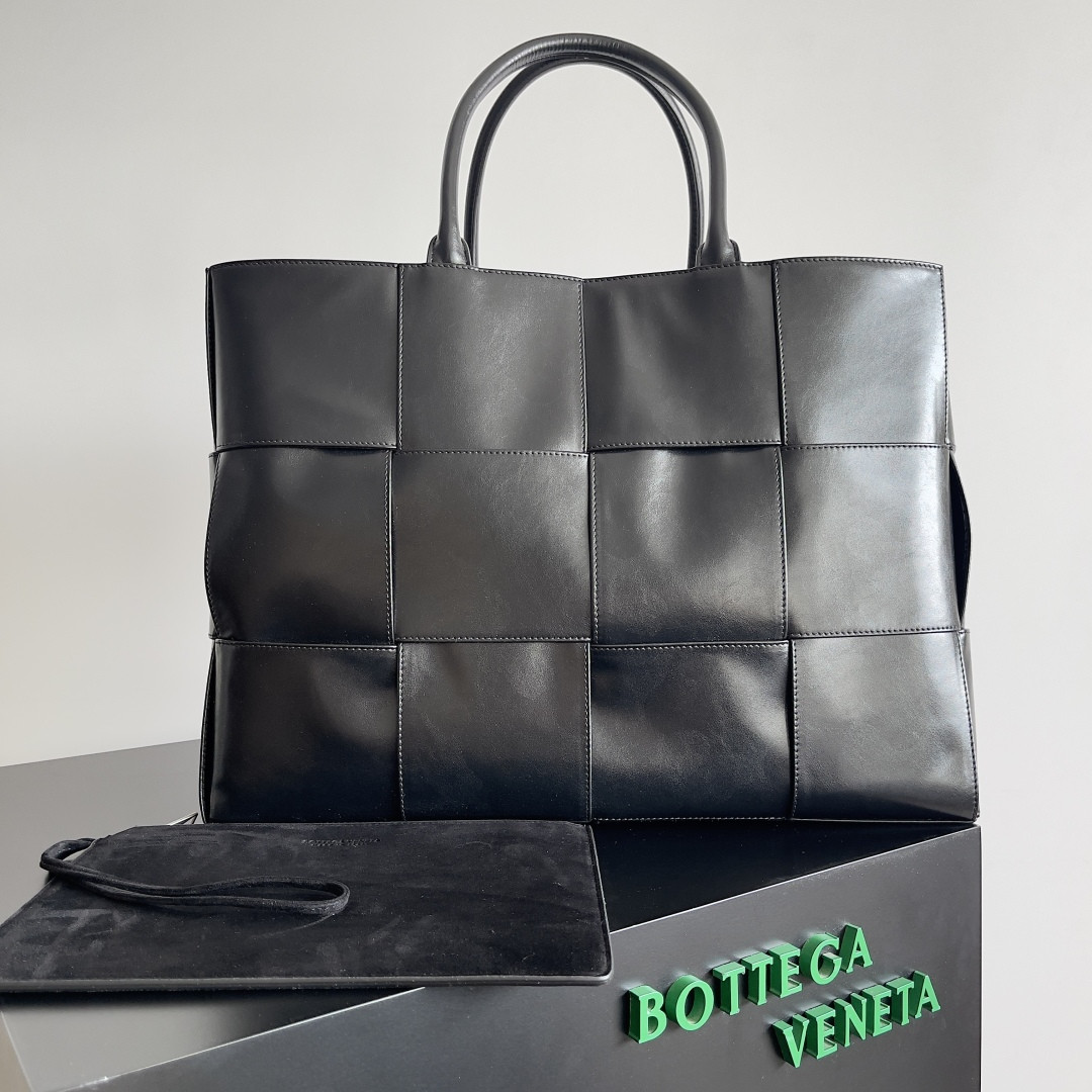 Bo*te*ga Ve*ne*ta Large Arco Tote 46x34x11cm