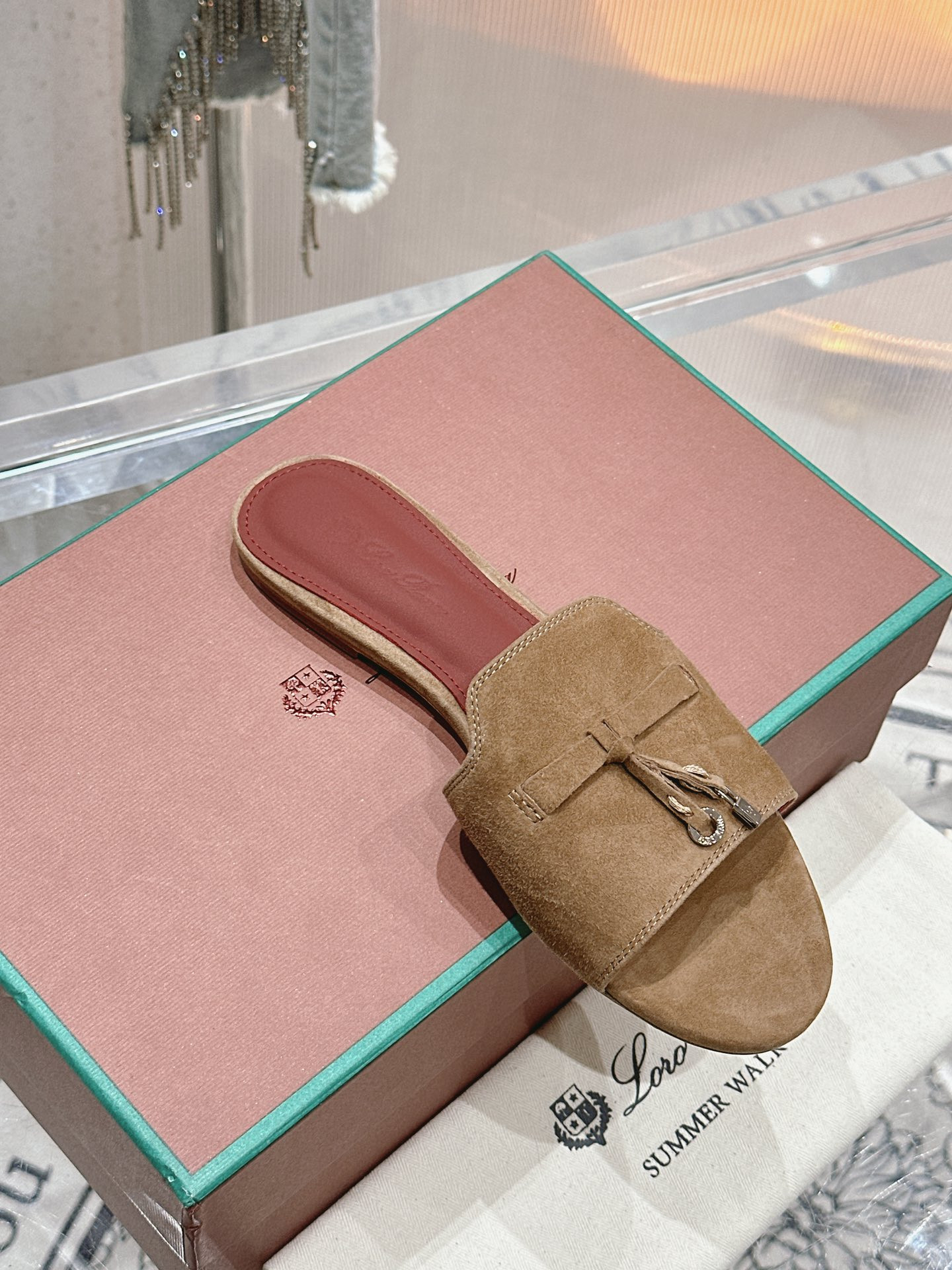 ua L**o p*ana summer charms sandal