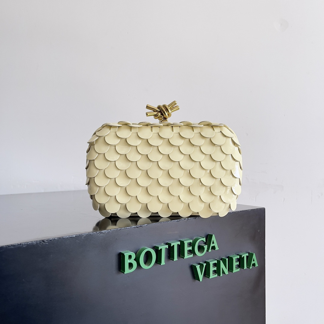 Bo*te*ga Ve*ne*ta knot 717622 20.5x6x12.5cm