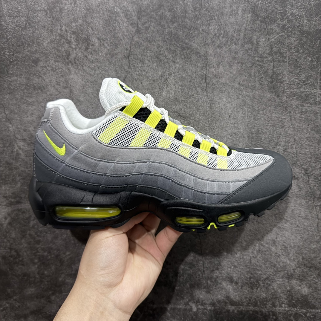 UA NIKE Air Max 95