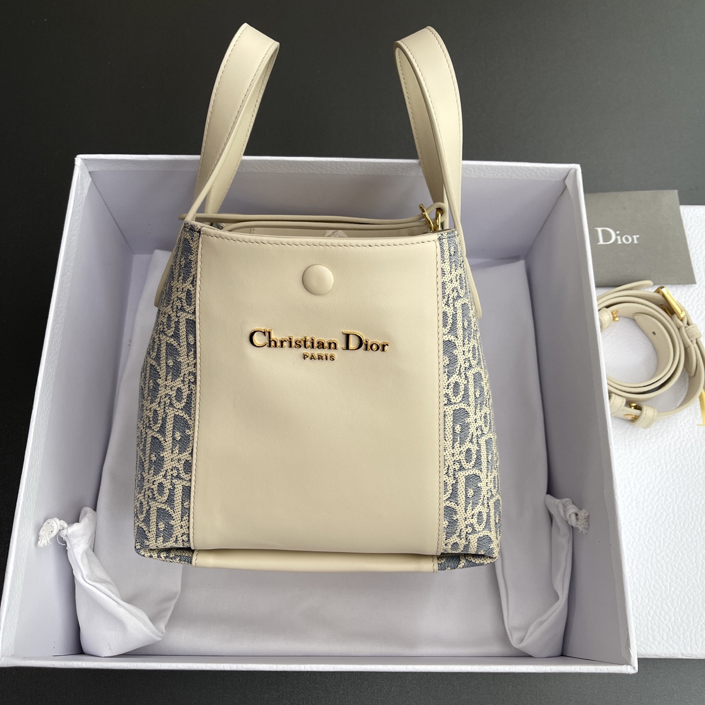 D*0r Small Signature Bucket Bag 21x19x11cm