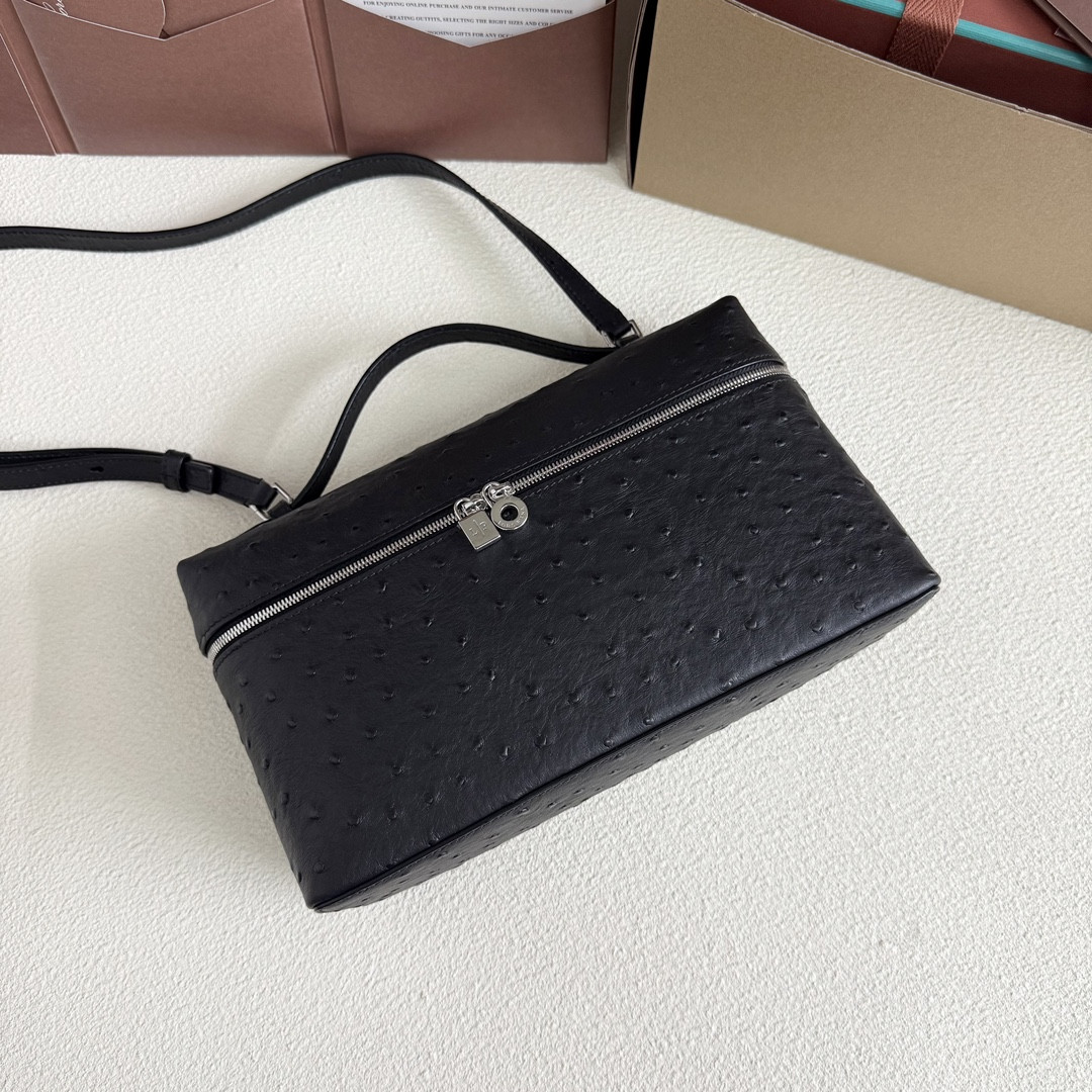 L**o p*ana extra pocket l27 ostrich-grained leather 16x27x10cm