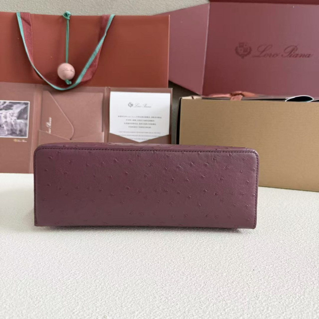 L**o p*ana extra pocket l27 ostrich-grained leather 16x27x10cm