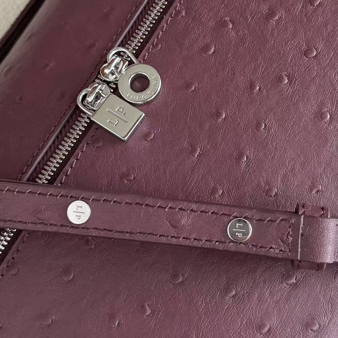 L**o p*ana extra pocket l27 ostrich-grained leather 16x27x10cm