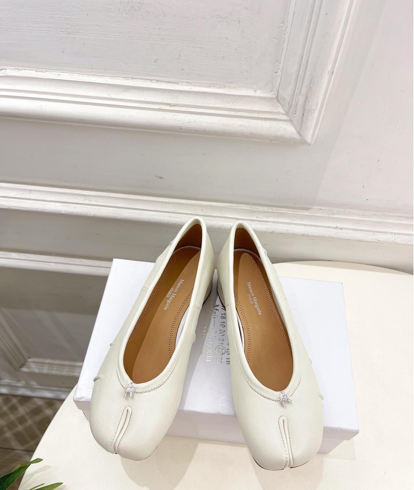 ua ma*s*n Ma*i*la tabi ballerina